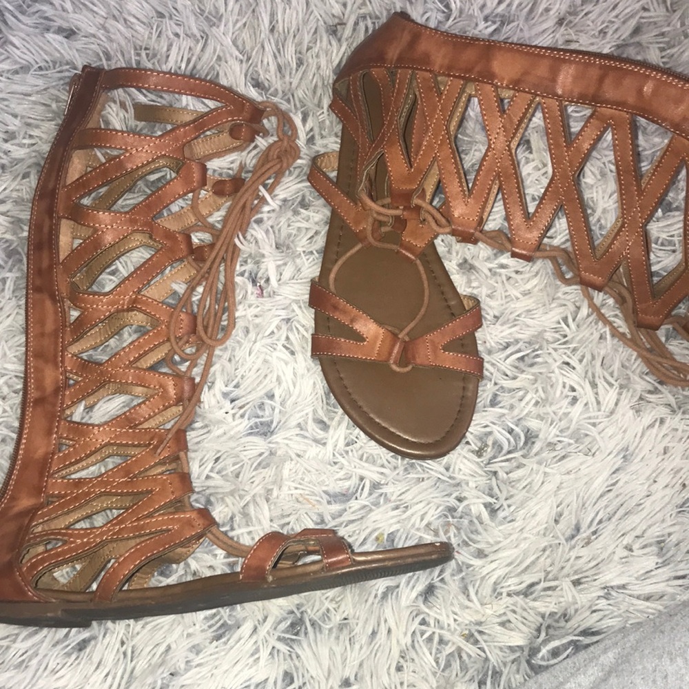 Lace up knee-high brown sandals size 10
